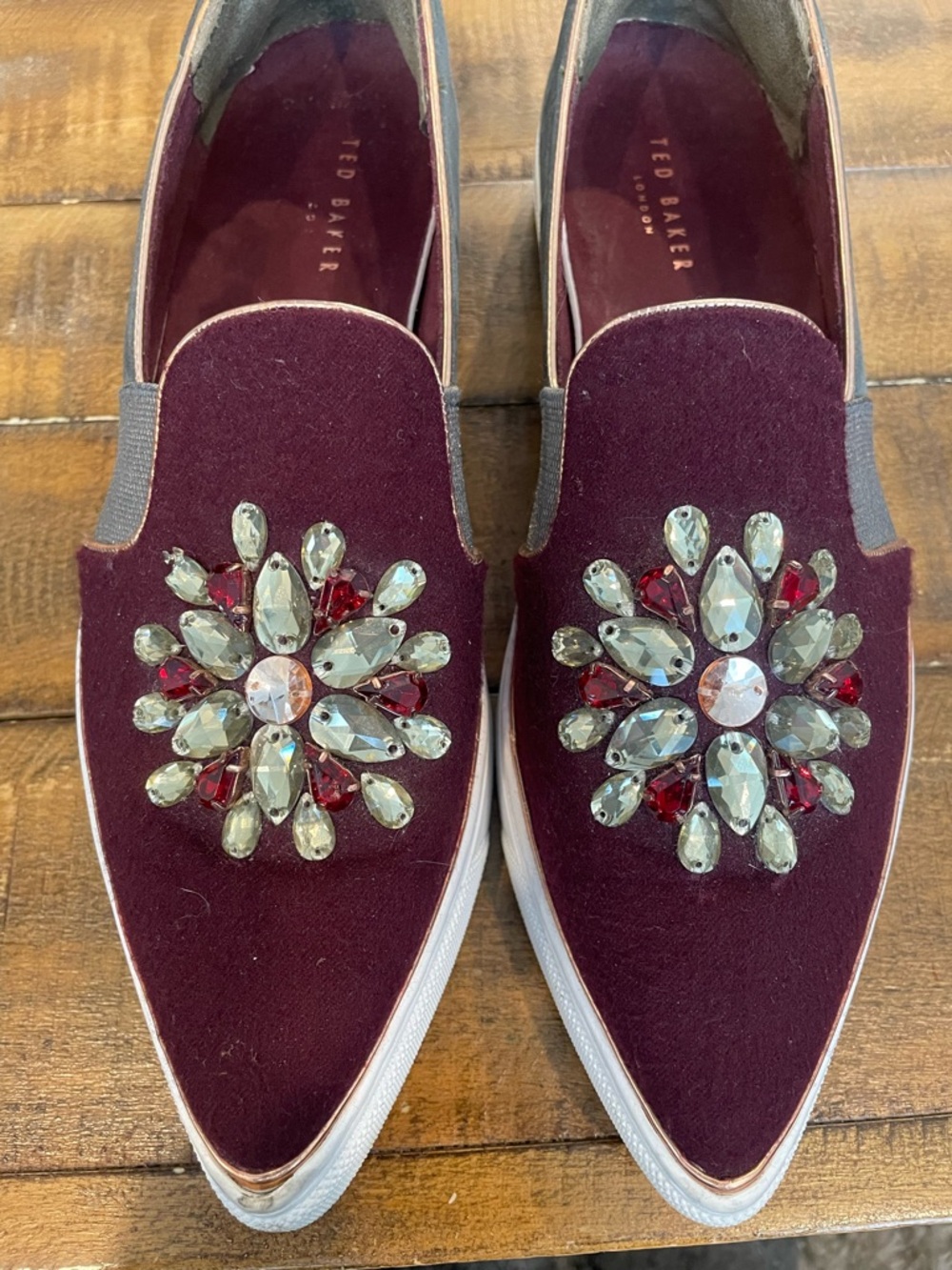 Ted Baker Burgundy Velvet Jeweled Loafers Slip-On Flats Size 7.5 EUR 38